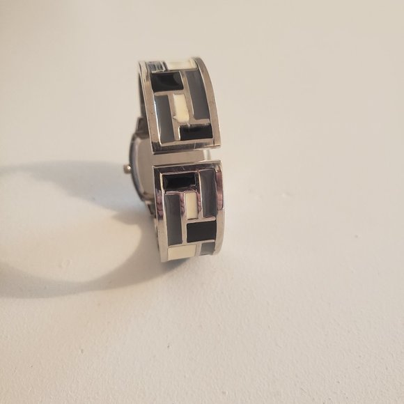 Versales Watch - Picture 3 of 5